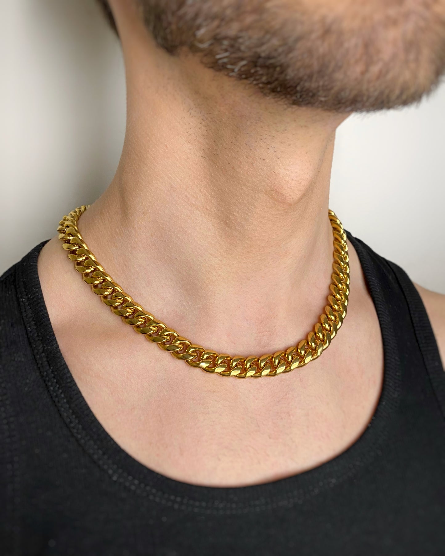 THICK CUBAN GOLD CHAIN NECKLACE