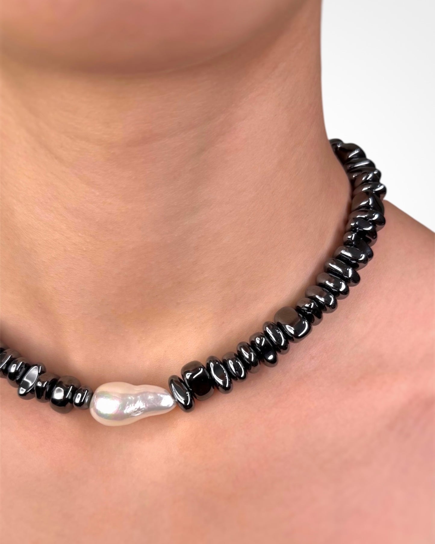 SINGLE STRAND PEARL NECKLACE
