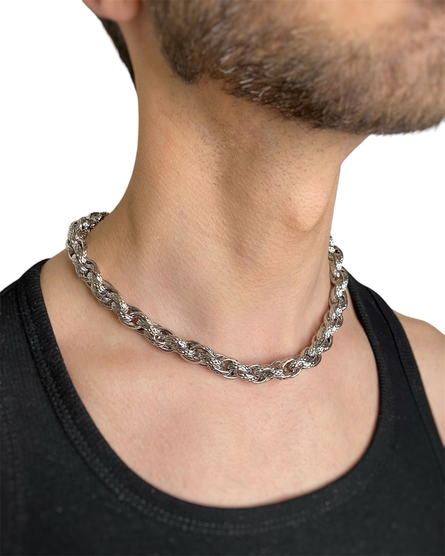 CHUNKY CHAIN NECKLACE