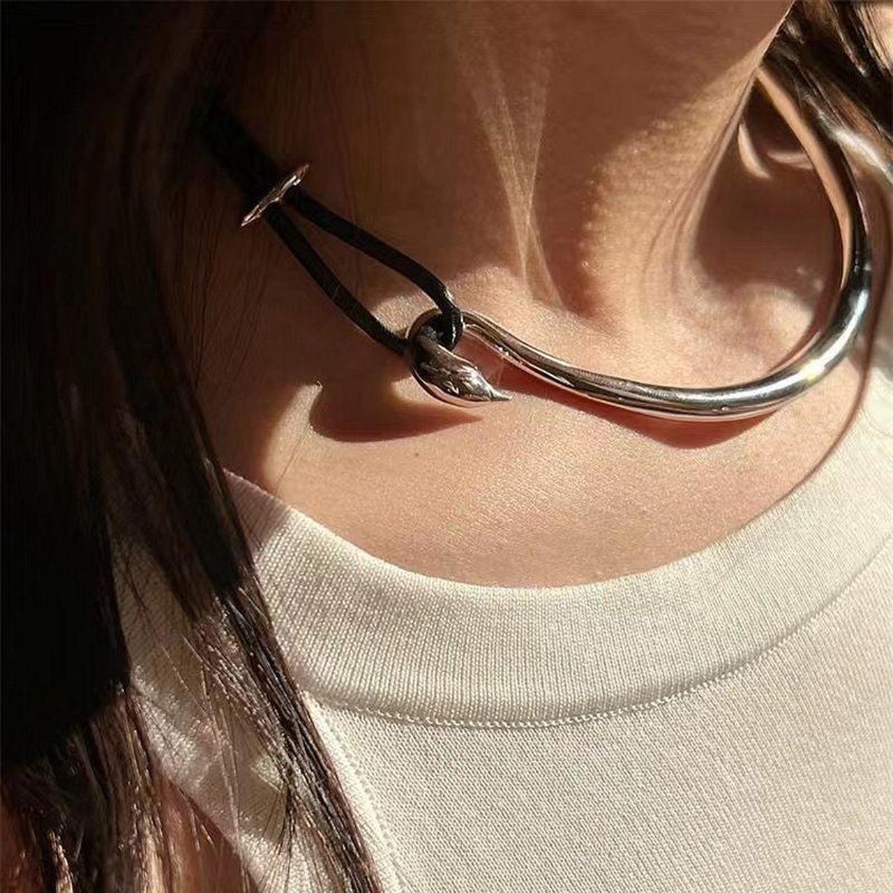 SWAN CHOKER NECKLACE