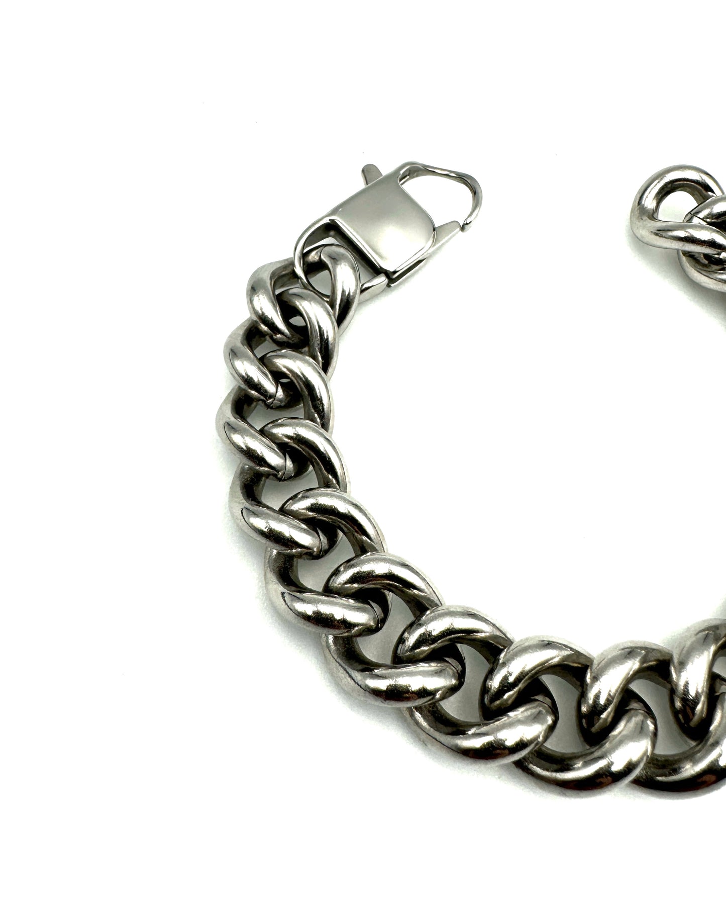 CURB LINK CHAIN BRACELET