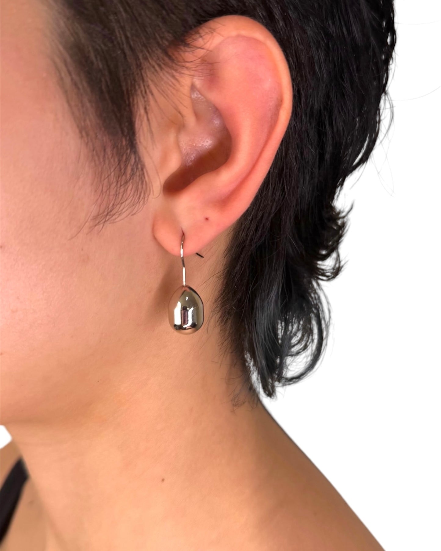 DROPLET HOOK EARRINGS