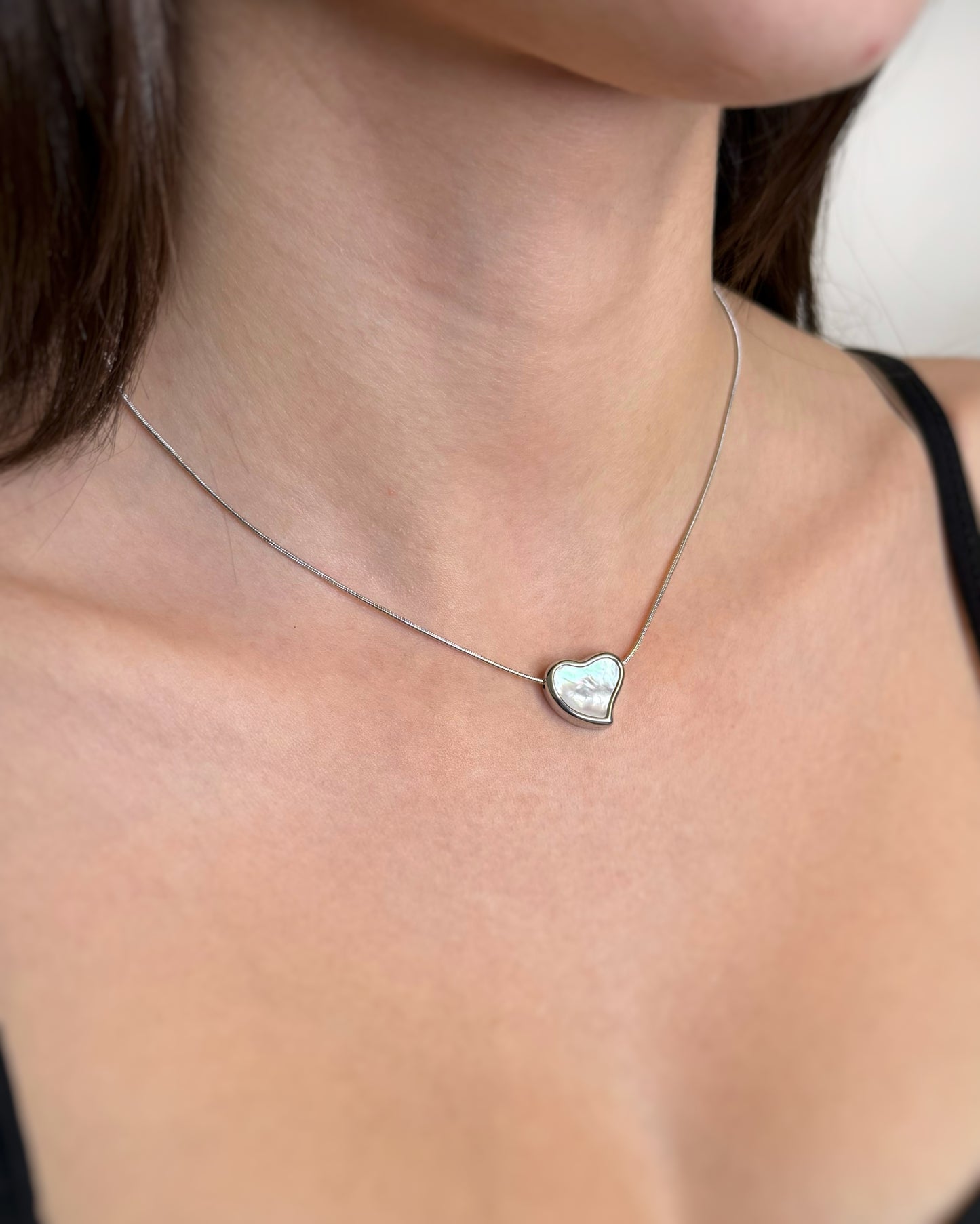 HEART MOTHER-OF-PEARL PENDANT NECKLACE