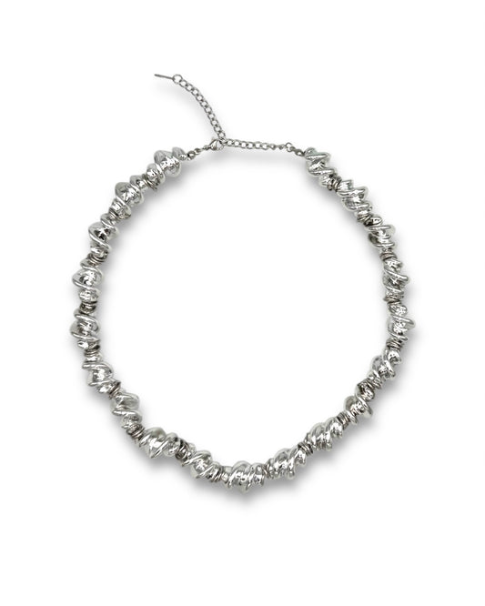 TWISTY RESIN BEAD NECKLACE