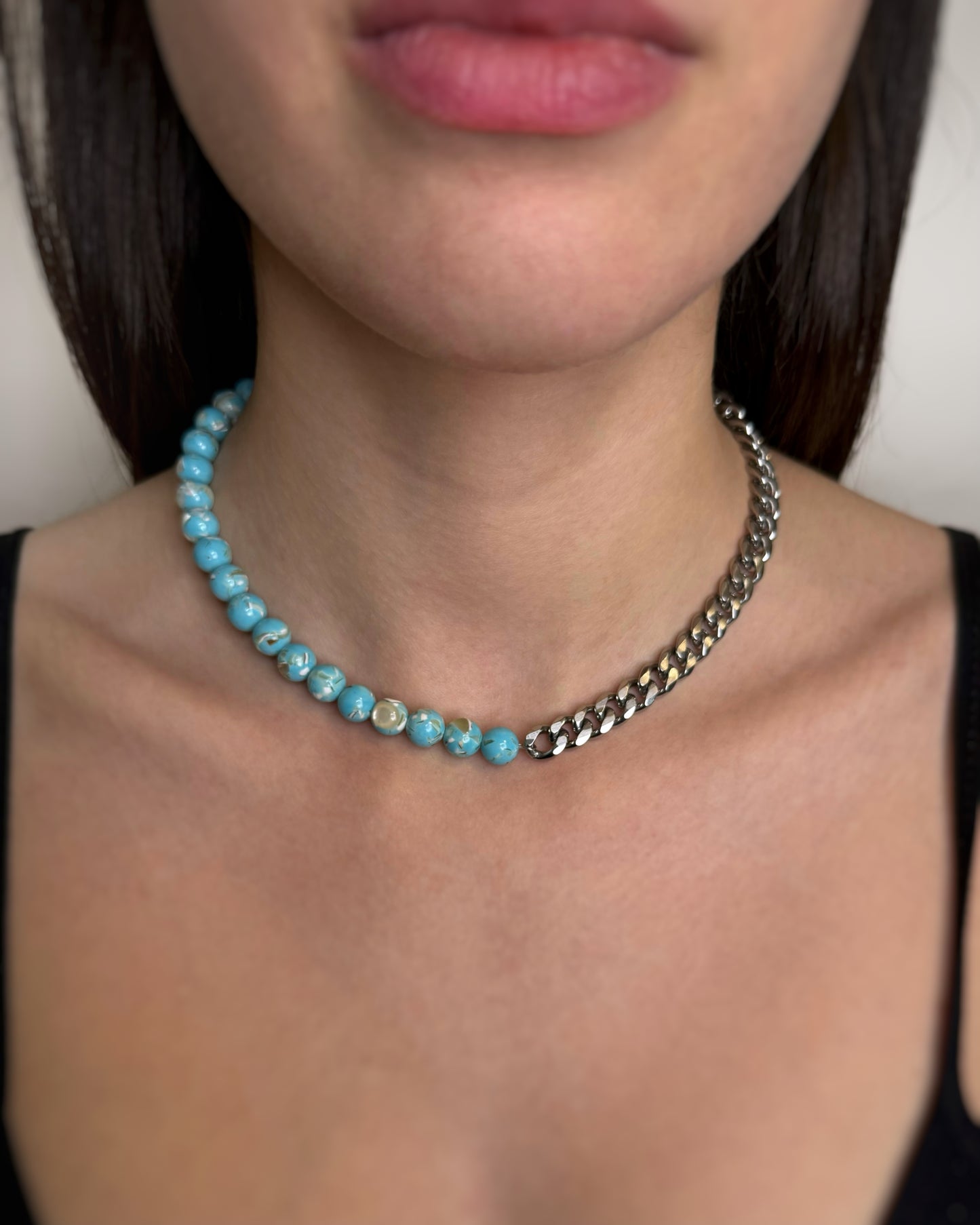 TURQUOISE SHELL STONE & CHAIN NECKLACE